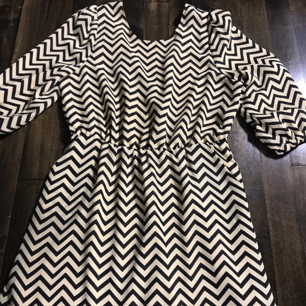 Women’s Chevron Dress with Elastic/Cinched Waist